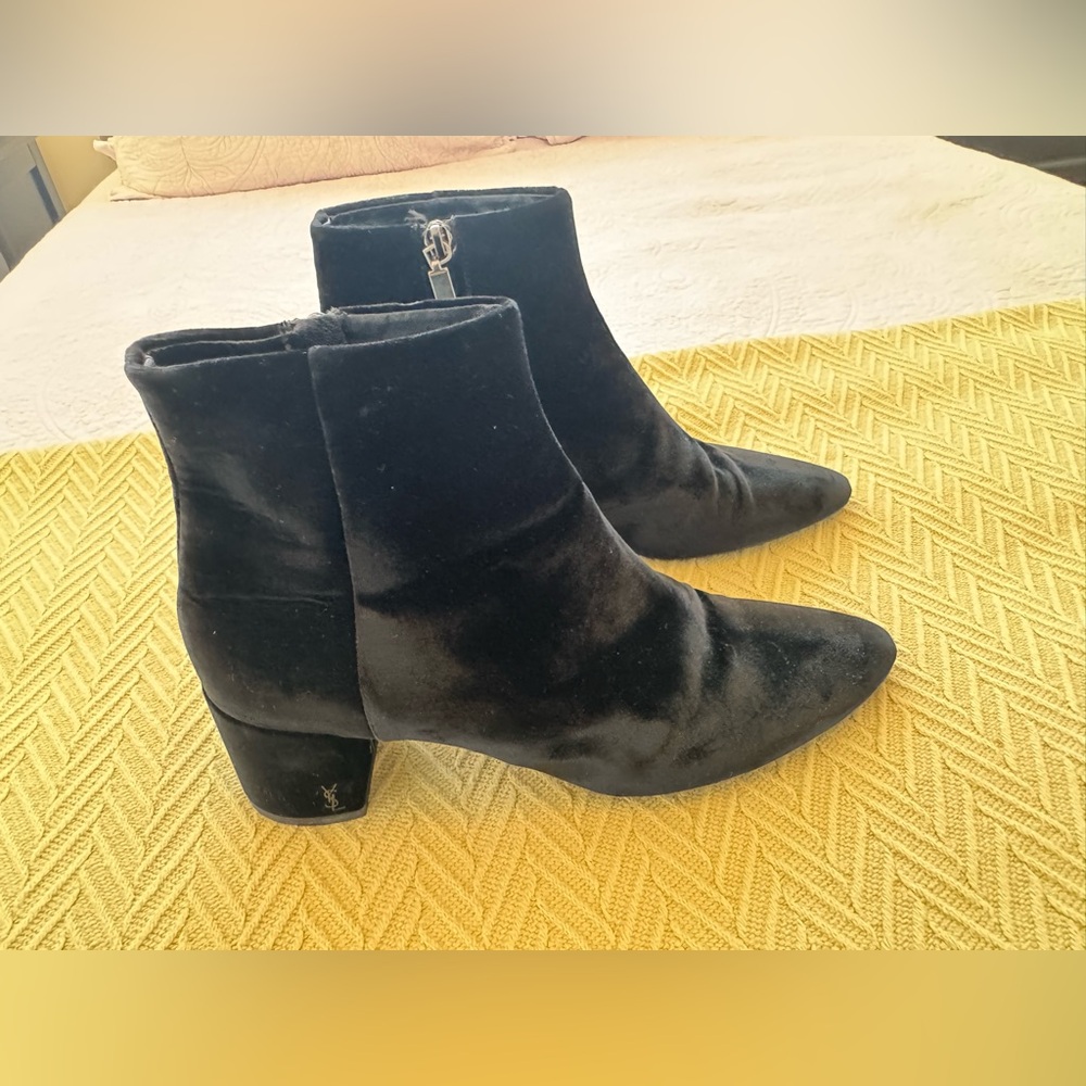 YSL YVES SAINT LAURENT black velvet ankle boots booties size 9.5, 39.5